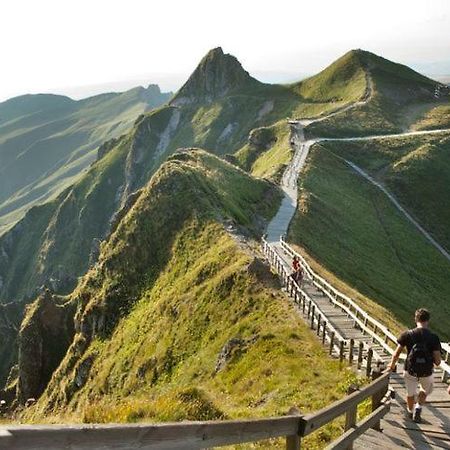 Апартаменты Le Montchalusset Шатель-Гийон Экстерьер фото